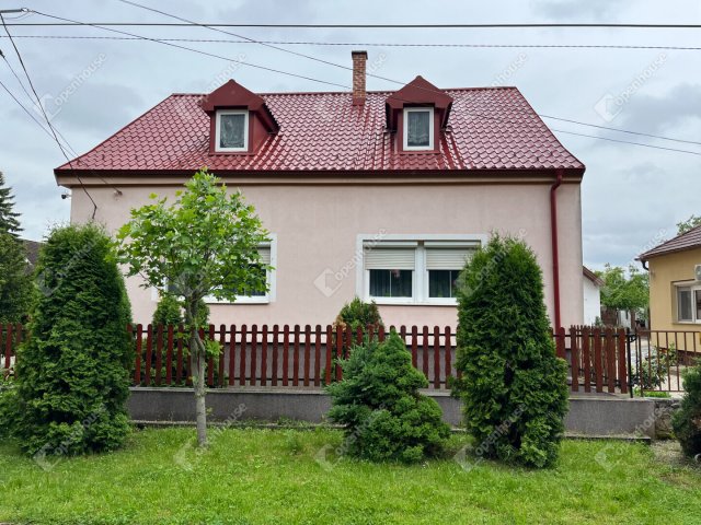 Eladó családi ház, Fertődön 95 M Ft, 3 szobás