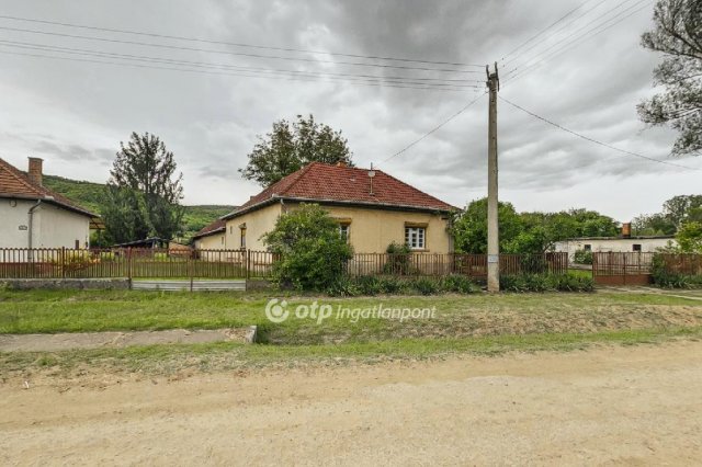 Eladó családi ház, Ivádon 19.9 M Ft, 3 szobás