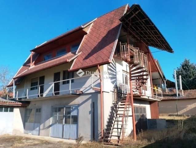 Eladó családi ház, Gödön 169 M Ft, 5 szobás