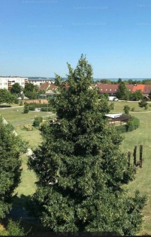 Eladó téglalakás, Balatonalmádiban 74 M Ft, 4 szobás