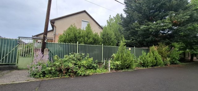 Eladó családi ház, Budapesten, XVII. kerületben 65 M Ft