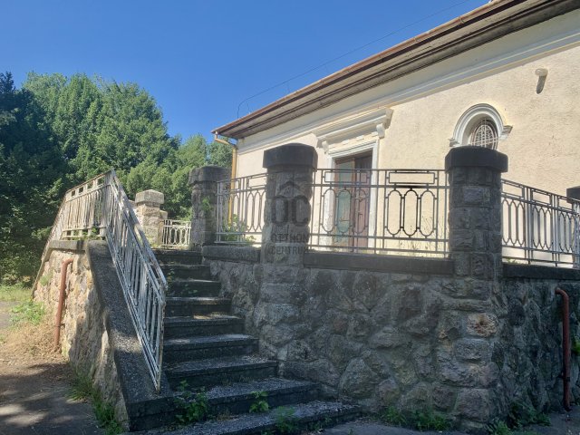 Eladó családi ház, Városföldön 85 M Ft, 7 szobás