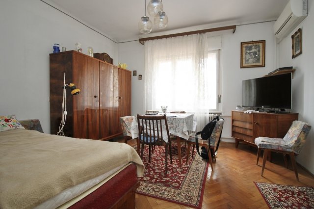 Eladó családi ház, Pécsett 6 M Ft, 3 szobás