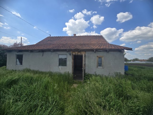 Eladó családi ház, Csányon 26.9 M Ft, 1 szobás