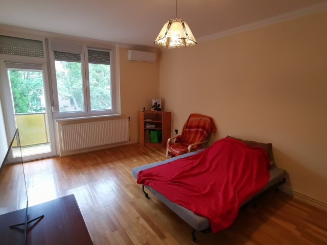 Eladó téglalakás, Kecskeméten 37.9 M Ft, 2 szobás