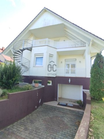 Eladó családi ház, Balatonszemesen 203 M Ft, 8 szobás