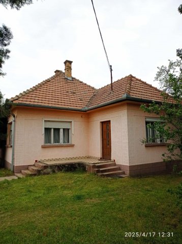Eladó családi ház, Dánszentmiklóson 38 M Ft, 3 szobás