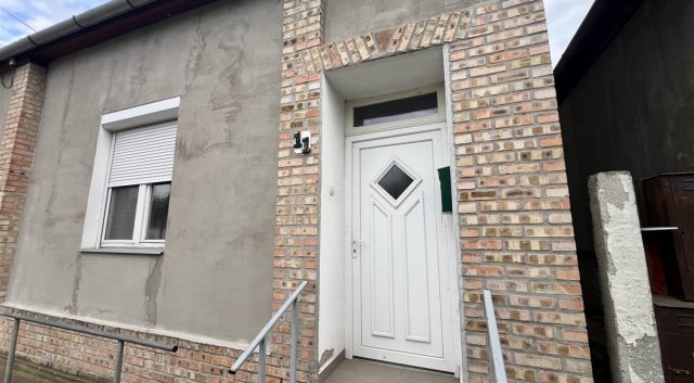 Eladó családi ház, Sarkadkeresztúron 9.9 M Ft, 2 szobás
