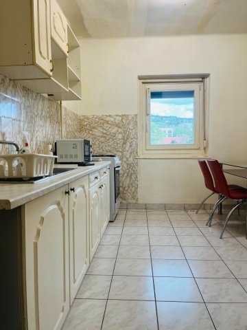 Kiadó téglalakás, albérlet, Pécsett 170 E Ft / hó, 2 szobás