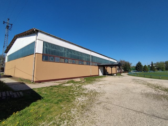 Kiadó ipari ingatlan, Tatabányán 1416 E Ft / hó