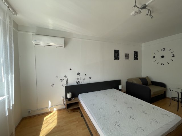 Kiadó panellakás, albérlet, Miskolcon 100 E Ft / hó, 1 szobás
