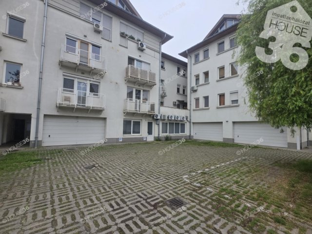 Eladó téglalakás, Kecskeméten 53.9 M Ft, 2 szobás