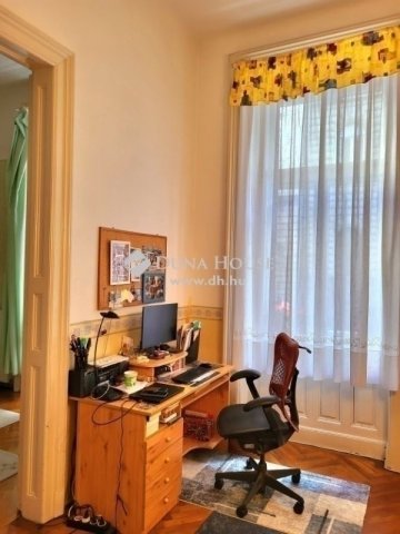 Eladó téglalakás, Budapesten, VI. kerületben 124.9 M Ft