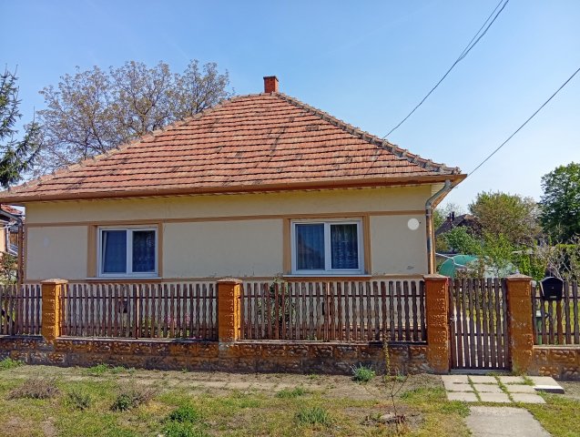 Eladó családi ház, Turán 36 M Ft, 2+1 szobás