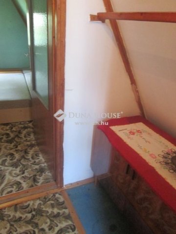 Eladó nyaraló, Domonyban 30 M Ft, 3 szobás / költözzbe.hu
