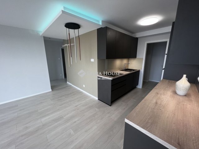 Eladó téglalakás, Gyömrőn 75 M Ft, 4 szobás