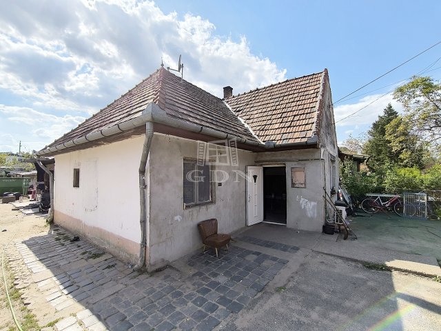 Eladó családi ház, Budapesten, XVIII. kerületben 70 M Ft