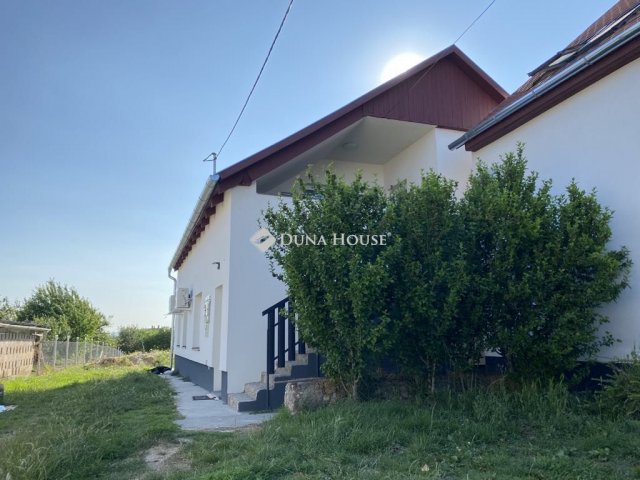 Kiadó családi ház, albérlet, Mányon 400 E Ft / hó, 2+1 szobás