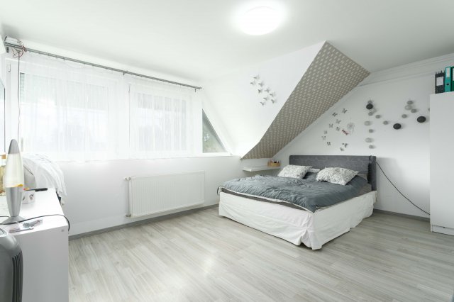 Eladó családi ház, Mosonmagyaróváron 142.9 M Ft, 6 szobás