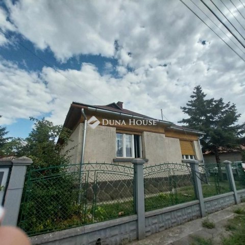 Eladó családi ház, Farmoson 24.5 M Ft, 5 szobás