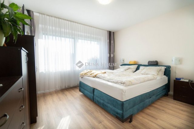 Eladó családi ház, Jánossomorján 98 M Ft, 6 szobás