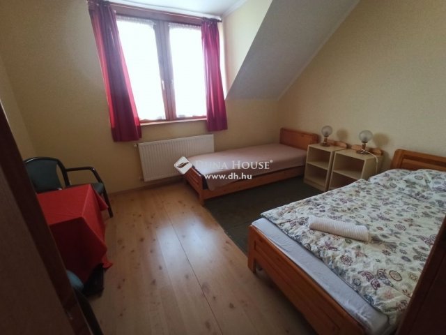 Eladó családi ház, Egerben 169 M Ft, 6 szobás