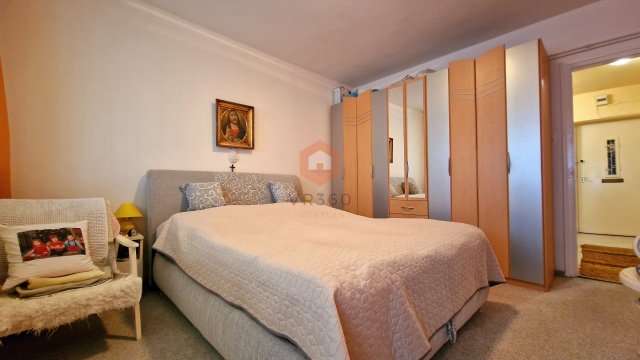 Eladó panellakás, Pécsett 46.5 M Ft, 2 szobás