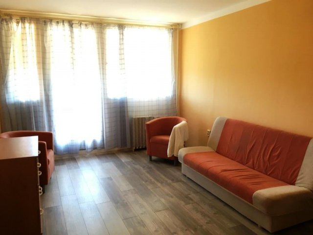 Kiadó panellakás, albérlet, Pécsett 140 E Ft / hó, 2 szobás
