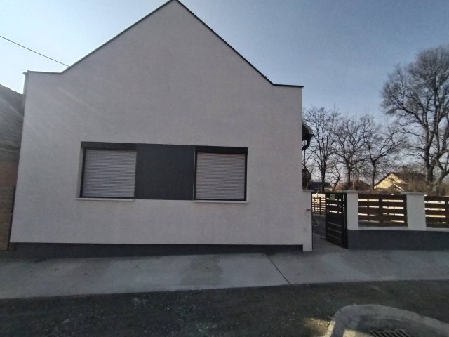 Eladó családi ház, Fóton 97 M Ft, 4 szobás