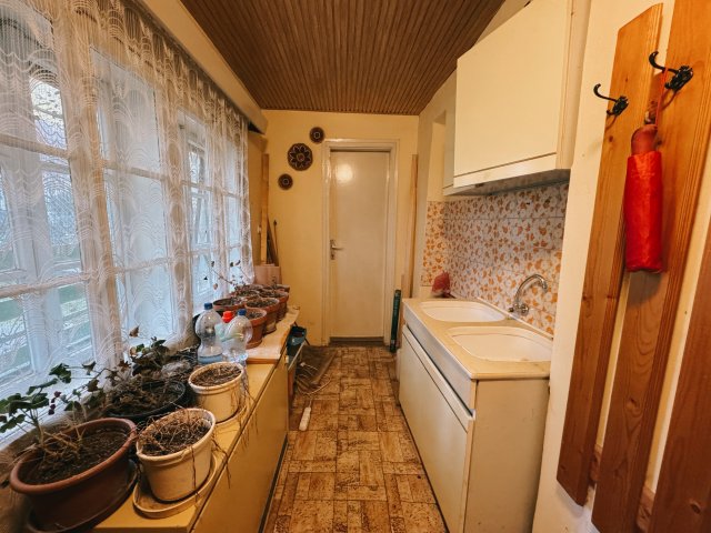 Eladó családi ház, Bólyban 43.5 M Ft, 5 szobás