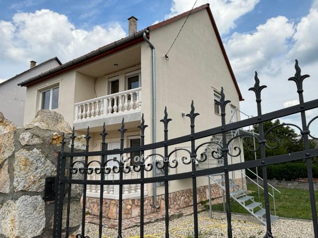 Eladó téglalakás, Szerencsen 24.4 M Ft, 2+2 szobás