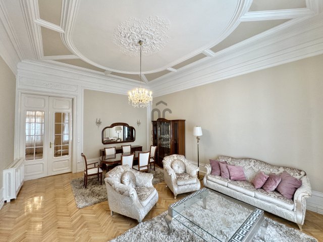 Kiadó téglalakás, albérlet, Budapesten, V. kerületben, 3 szobás