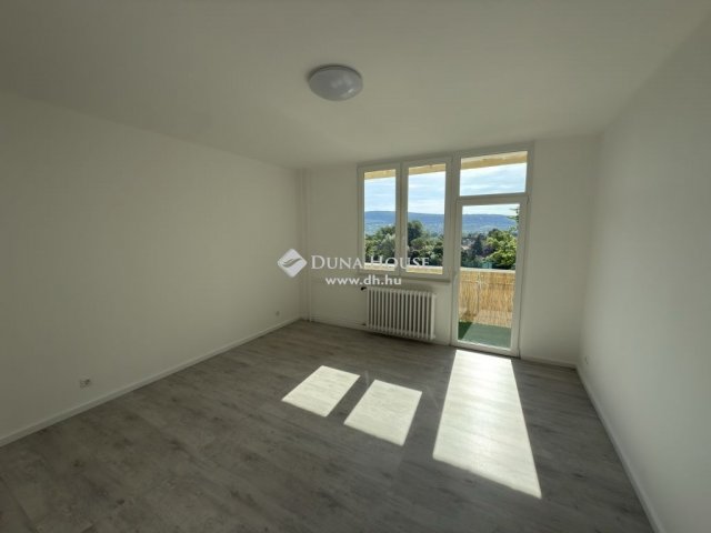 Eladó téglalakás, Tatabányán 29.9 M Ft, 2 szobás