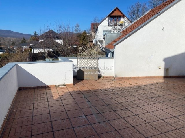 Eladó családi ház, Szentendrén 99 M Ft, 5 szobás