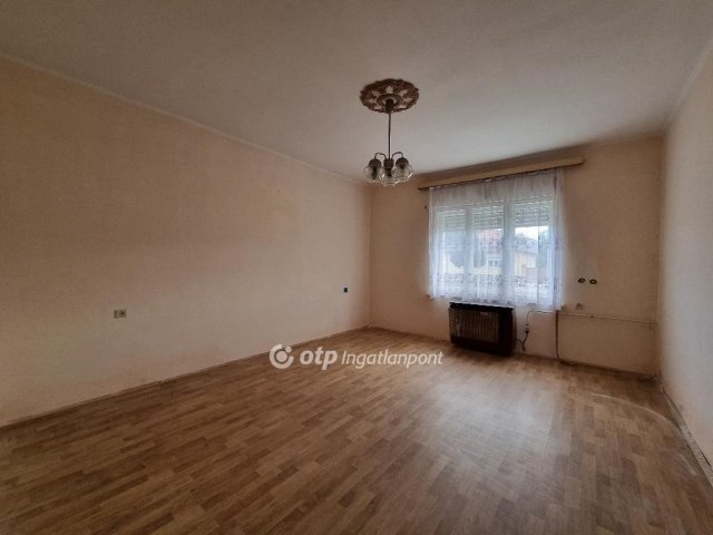 Eladó családi ház, Bakonyszentivánon 19.9 M Ft, 2 szobás