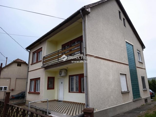Eladó családi ház, Őrhalmon 65 M Ft, 4 szobás