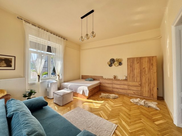 Kiadó téglalakás, albérlet, Pécsett 250 E Ft / hó, 2 szobás