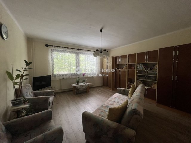 Eladó családi ház, Pécsváradon 42.99 M Ft, 5 szobás