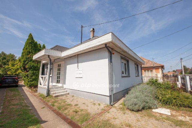 Eladó családi ház, Nagyhalászban 45 M Ft, 4 szobás