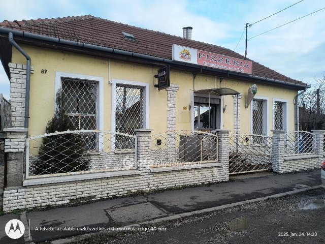 Eladó üzlethelyiség, Jászalsószentgyörgyon 29.99 M Ft