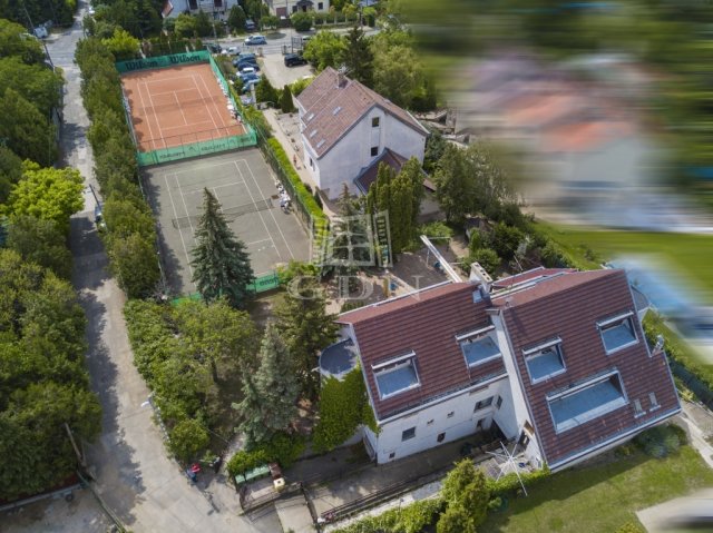 Eladó telek, Budapesten, XII. kerületben 700 M Ft, 18 szobás