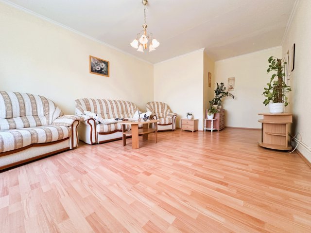 Eladó panellakás, Békéscsabán 20.5 M Ft, 1 szobás