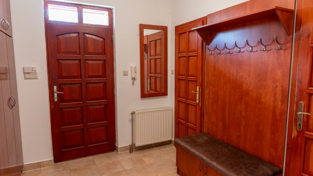 Eladó családi ház, Csobánkán 160 M Ft, 5 szobás