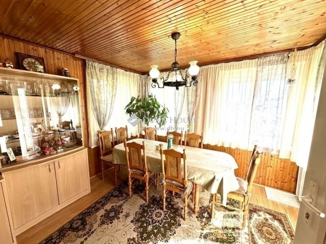 Eladó családi ház, Szentendrén 125 M Ft, 4 szobás