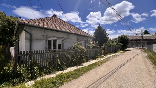 Eladó családi ház, Mezőcsáton 13.9 M Ft, 2 szobás