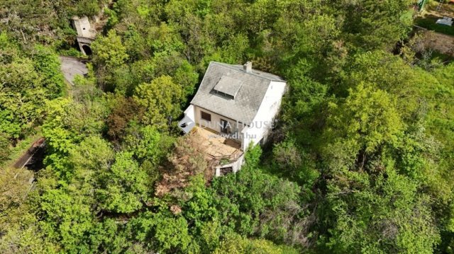 Eladó családi ház, Pécsett 89.9 M Ft, 5 szobás