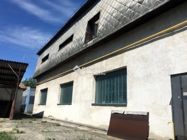 Eladó ipari ingatlan, Devecseren 106 M Ft / költözzbe.hu
