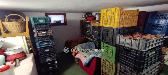 Eladó családi ház, Szegeden 58 M Ft, 4+1 szobás