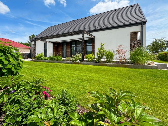 Eladó családi ház, Kecskeméten 89.99 M Ft, 3 szobás