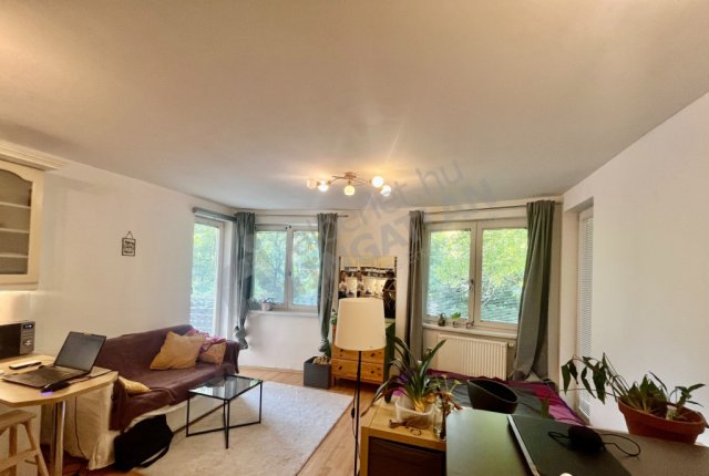 Eladó téglalakás, Budapesten, IX. kerületben 49.8 M Ft, 1 szobás